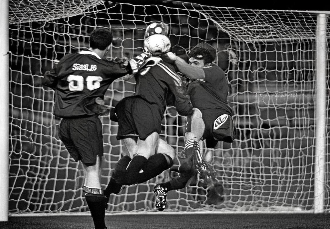 巴萨利物浦门神对决：巅峰对决背后的传奇与默契